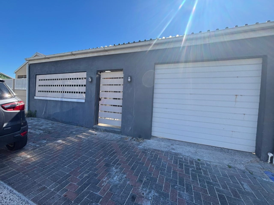 To Let 3 Bedroom Property for Rent in Rondevlei Park Western Cape
